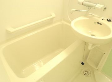 バス・シャワールーム　現状優先です。