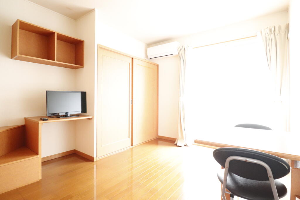 居室・リビング　日当たりの良いリビングです♪