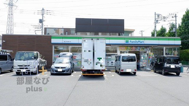 コンビニ　ファミリーマート滝山中央通り店（コンビニ）まで530m