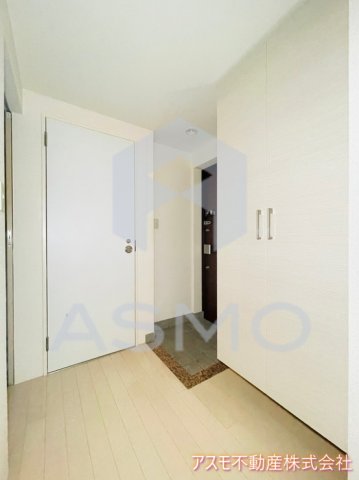 玄関　同マンション別部屋　参考写真