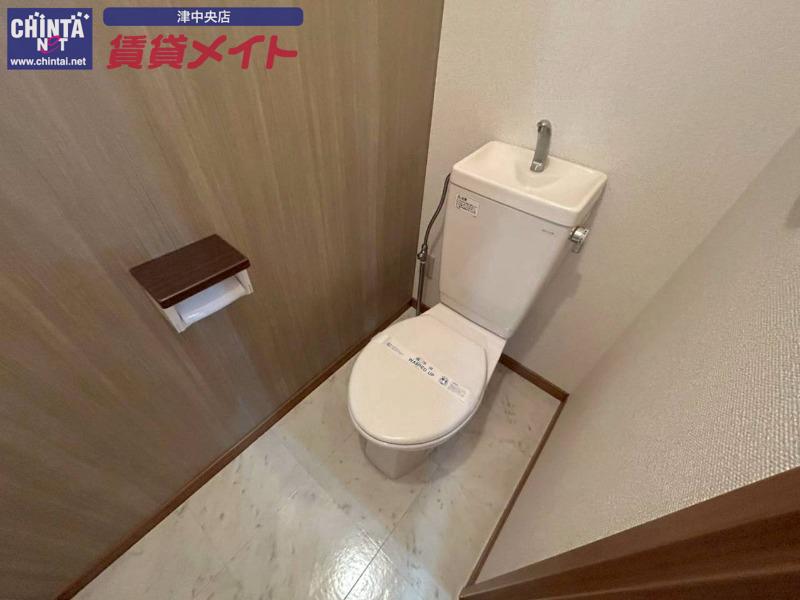 トイレ　同物件別部屋のお写真です。