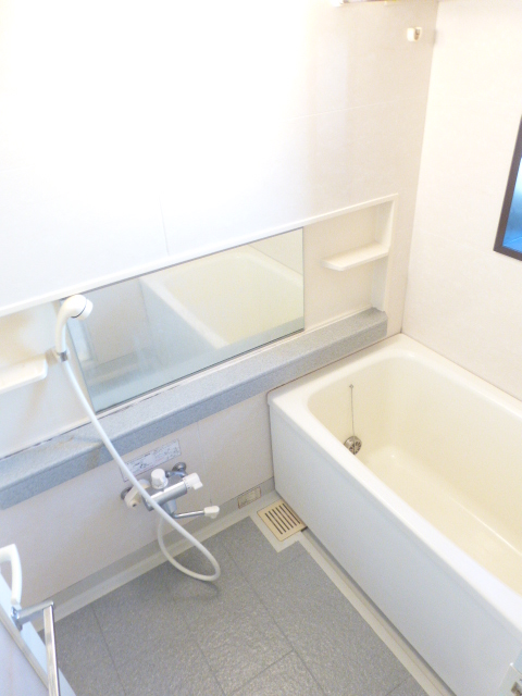 バス・シャワールーム　バスルーム