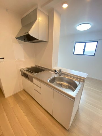 キッチン　※同タイプの写真となります。