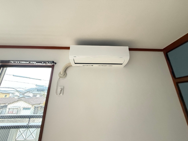 その他部屋・スペース　ヴィンテージ感のある色合いの床。　お部屋全体を落ち着いた雰囲