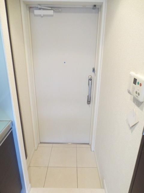 玄関　お部屋探しは株式会社　タウンハウジング　までお気軽にお問合…