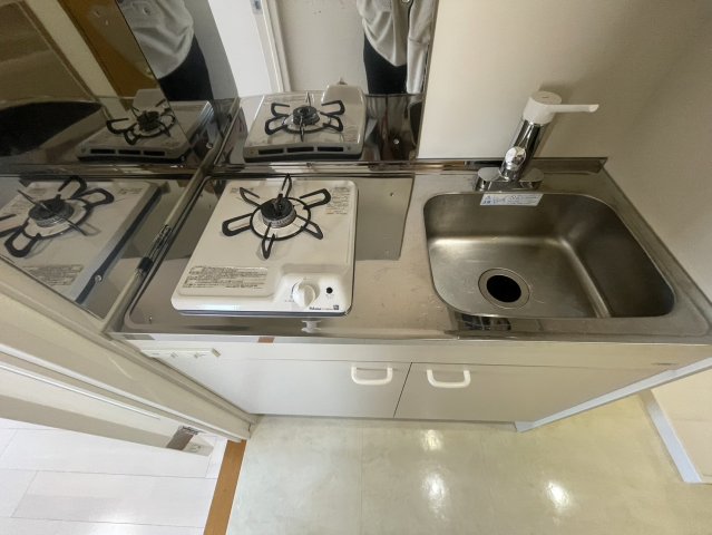 キッチン　コンパクトなキッチンで掃除もラクラク