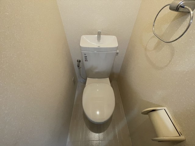 トイレ　落ち着いたトイレです