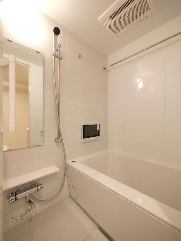 バス・シャワールーム　風呂