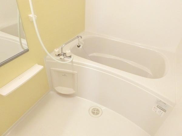 バス・シャワールーム　浴室乾燥機、追い焚き機能付きバス！