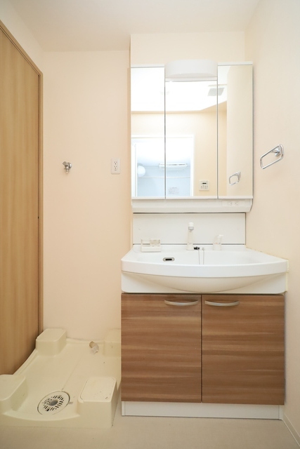 洗面設備　※他部屋の写真です。現況優先。