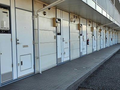 エントランス　玄関前