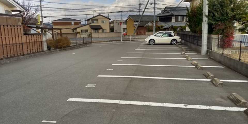 駐車場　駐車場