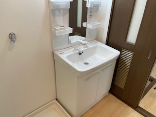 洗面設備　洗面化粧台採用で身支度スムーズ♪