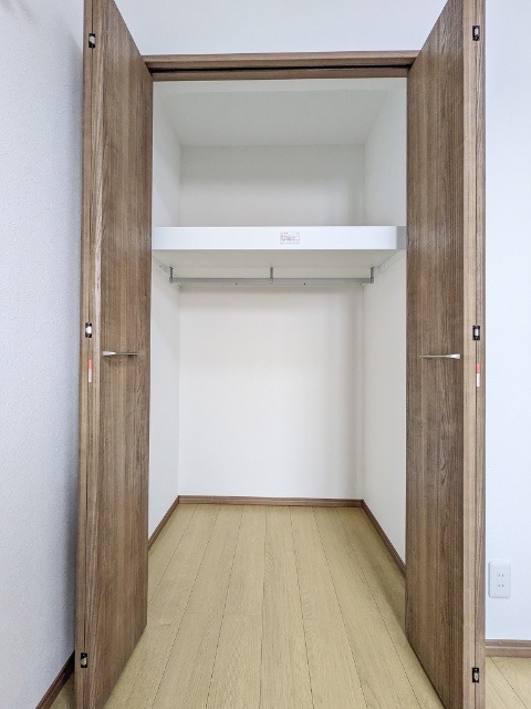 収納　洋室クローゼット