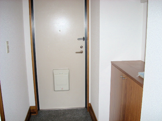 玄関　※別部屋写真