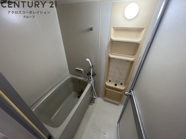 バス・シャワールーム　バストイレ別でオススメです！