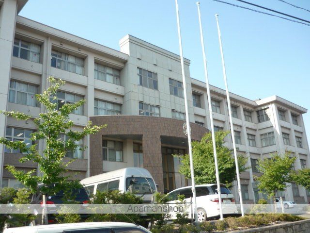 中学校　岡谷市中学校岡谷北部中学校（中学校）まで342m