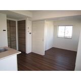 居室・リビング　こちらの居間で趣味の時間をお楽しみください