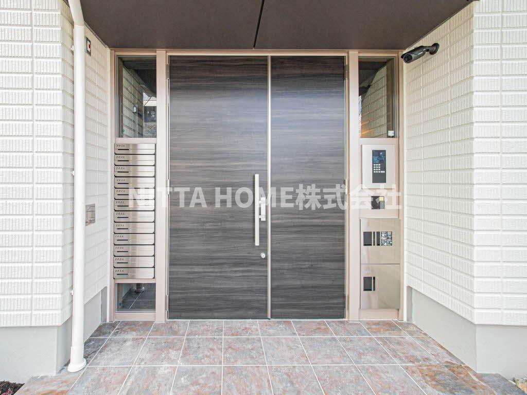 エントランス　宅配ボックス設置済み◎