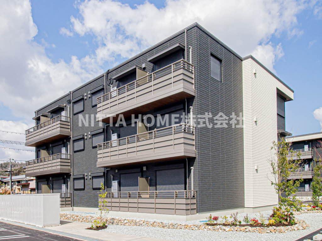 建物外観　太陽光発電で売電も可能★