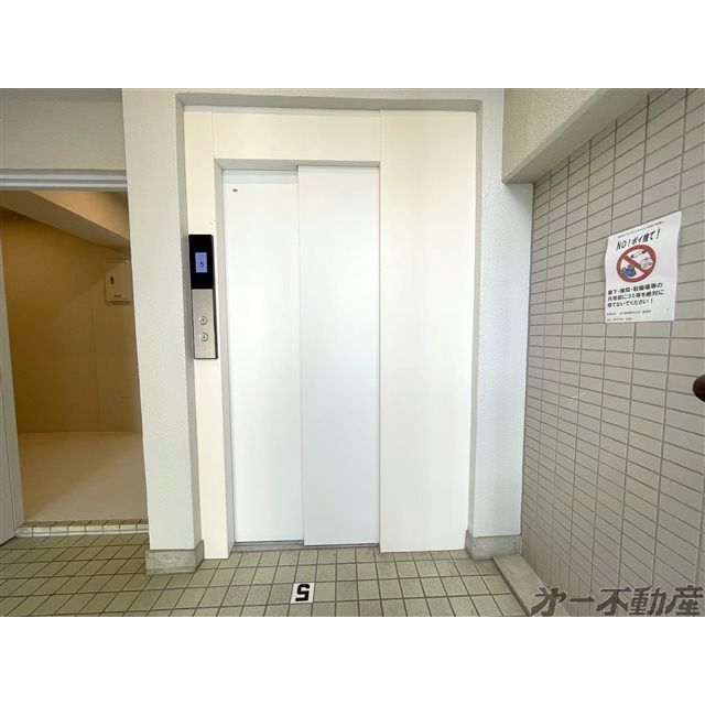 ロビー　エレベーター