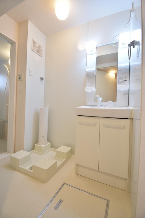 洗面設備　シャワー付き洗面台