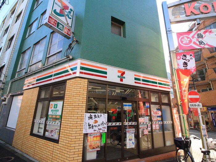 コンビニ　セブンイレブン（コンビニ）まで589m