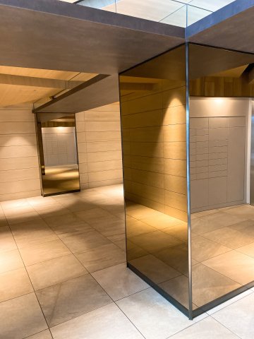 ロビー　落ち着いたロビーです