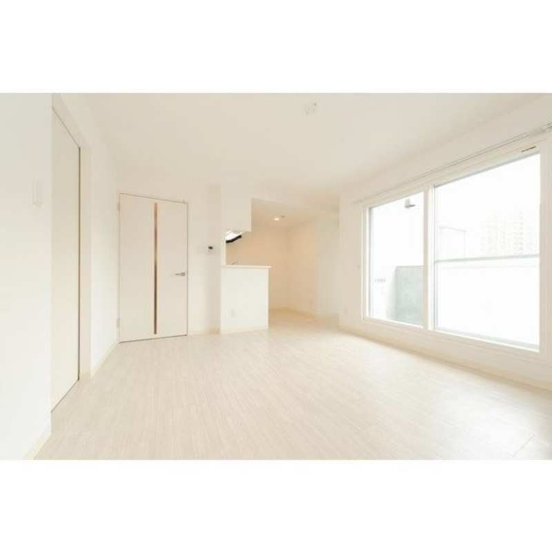 居室・リビング　明るく広々リビングスペース♪