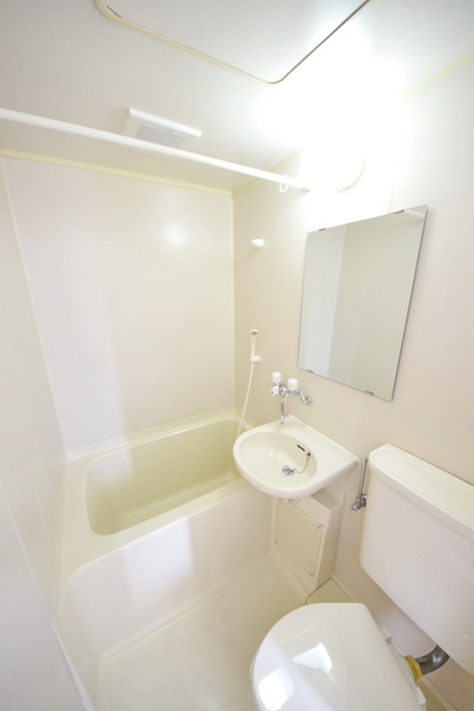 バス・シャワールーム　～シャワーあびよっかな～