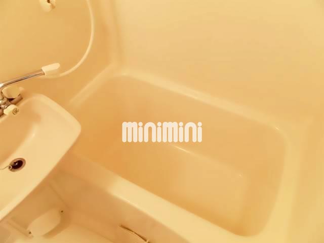 バス・シャワールーム　バスルームです