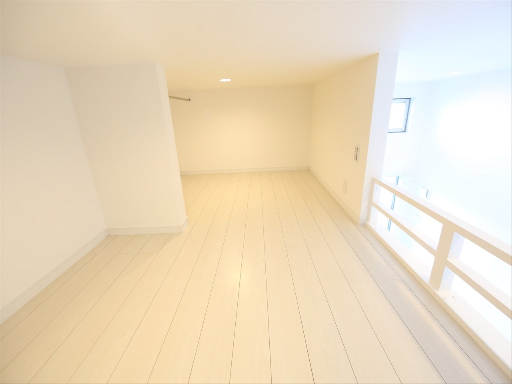 その他部屋・スペース　洋室5.8帖　ロフト5.4帖（収納としても部屋としても使えま