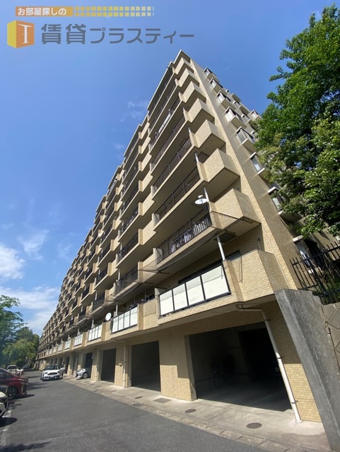 建物外観　自然と共存する、大型ファミリーマンション。