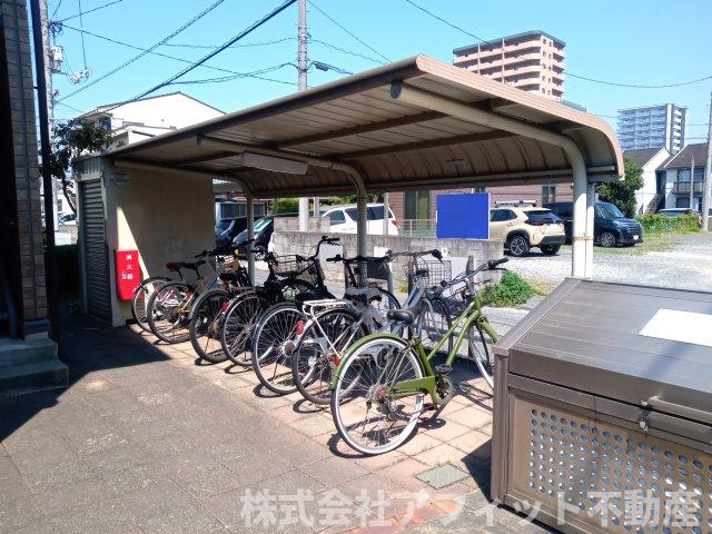 その他共有部分　屋根付き駐輪場