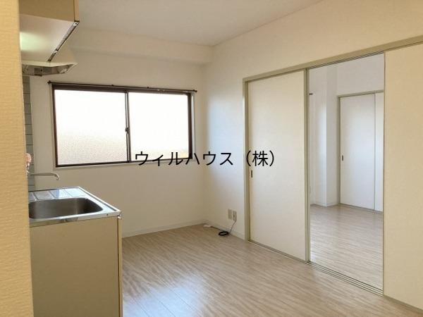 居室・リビング　フローリング！