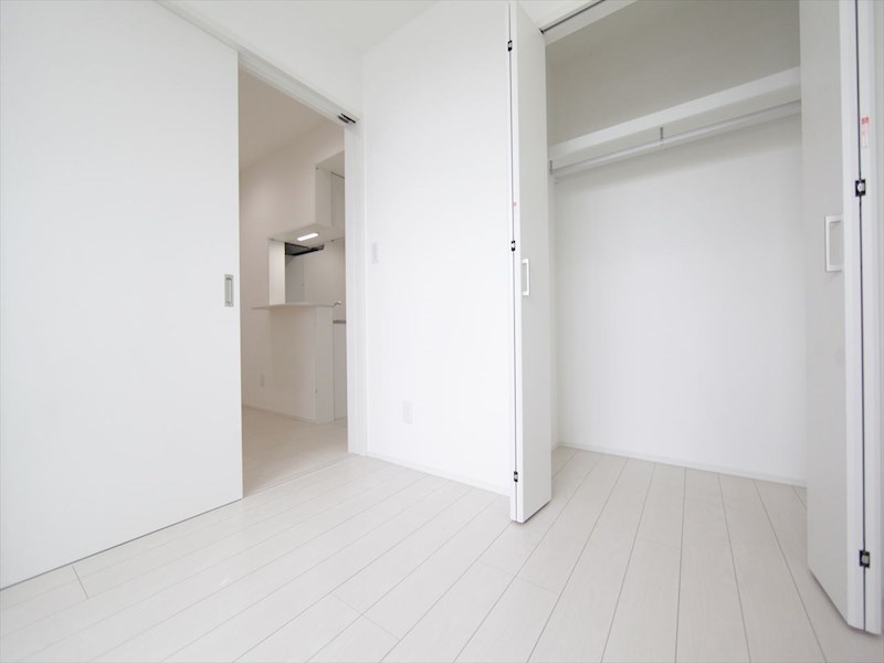 その他部屋・スペース　洋室3.7帖　クローゼット付（収納充実してます）　同仕様写真