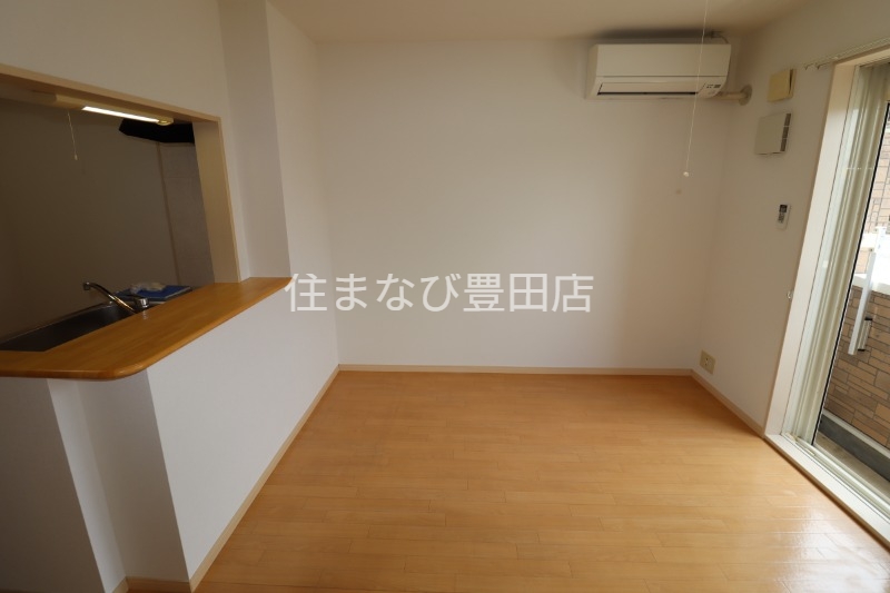 居室・リビング　同型別部屋写真