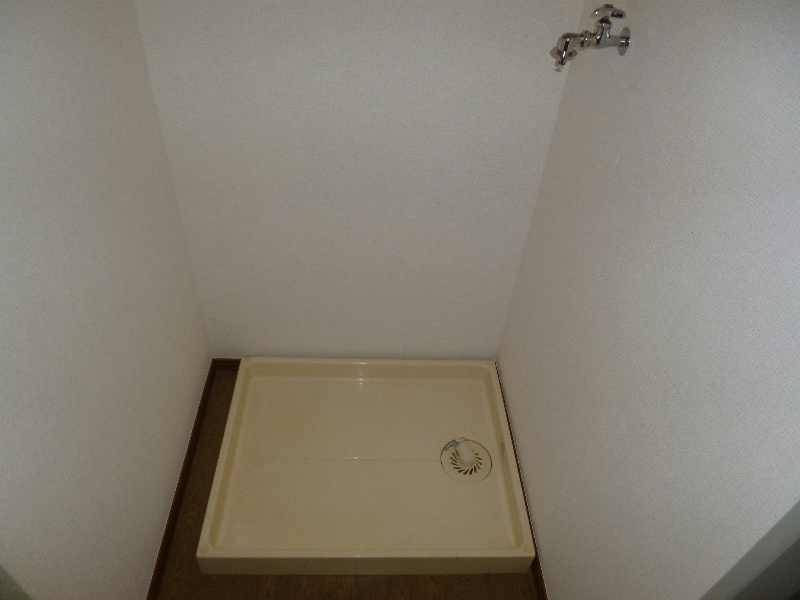 その他　室内洗濯機置場完備です。