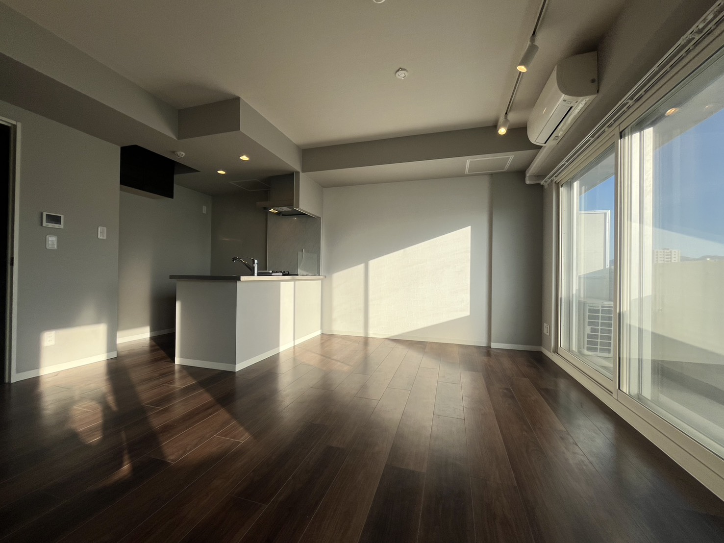 居室・リビング　他号室のお写真です。参考にご覧ください。