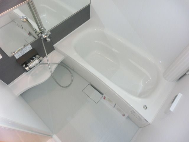 バス・シャワールーム　追い焚き付き浴室