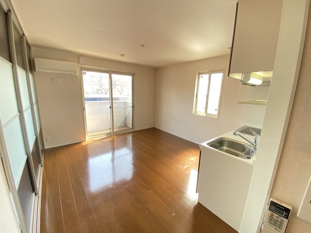 居室・リビング　別部屋参考写真です