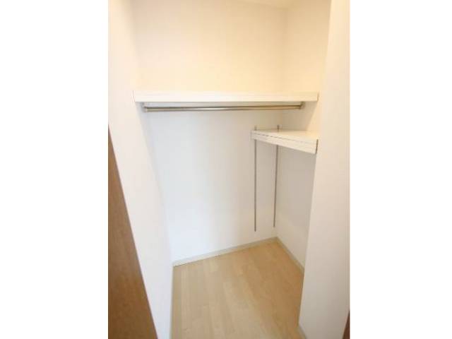 収納　かなり大きなウォークインクローゼットです☆