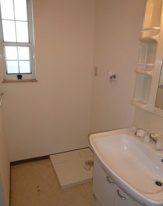 洗面設備　脱衣スペースもあります