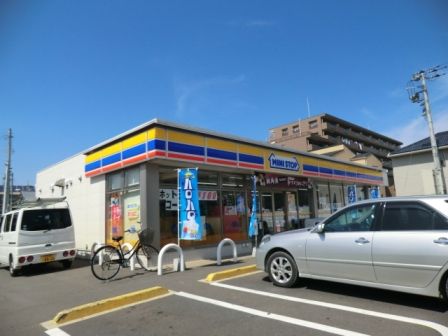 コンビニ　ミニストップ 前原西４丁目店（コンビニ）まで582m