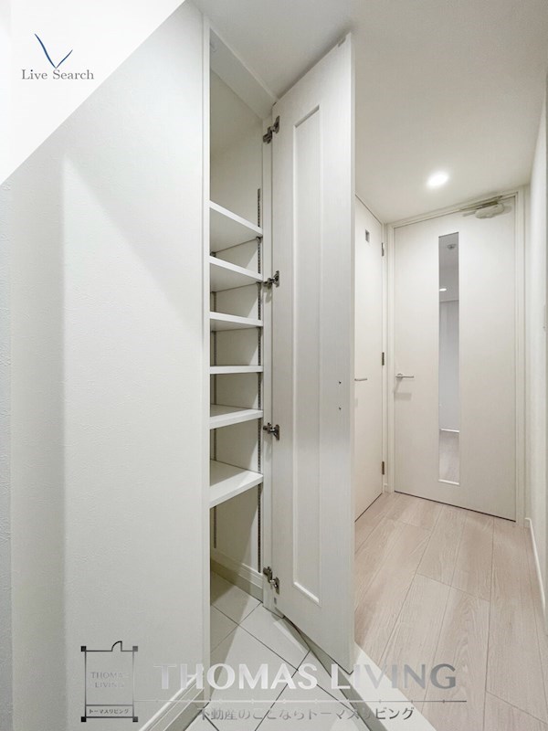 玄関　※別号室の参考写真です。