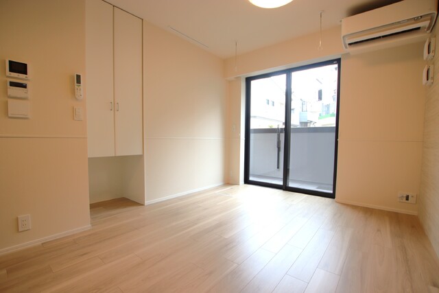 居室・リビング　【ＬＤＫ１３．８帖】