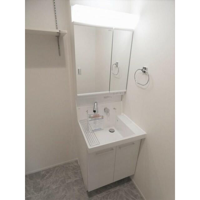 洗面設備　独立洗面台で身支度をすべて済ませてしまいましょう