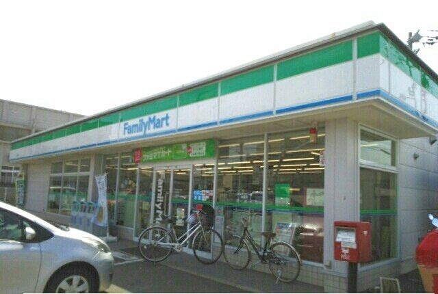 コンビニ　ファミリーマート高松町店さん（コンビニ）まで790m