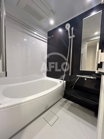 バス・シャワールーム　ローレルタワー堺筋本町　浴室