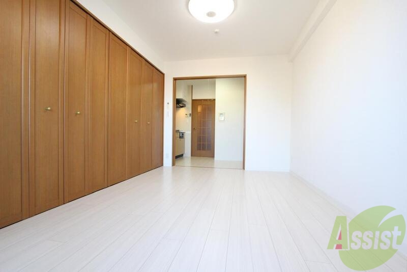 居室・リビング　採光のとれた広いお部屋